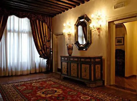 Hotel Alloggi Al Mercante Venice