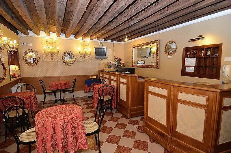 Hotel Alloggi Al Mercante Venice